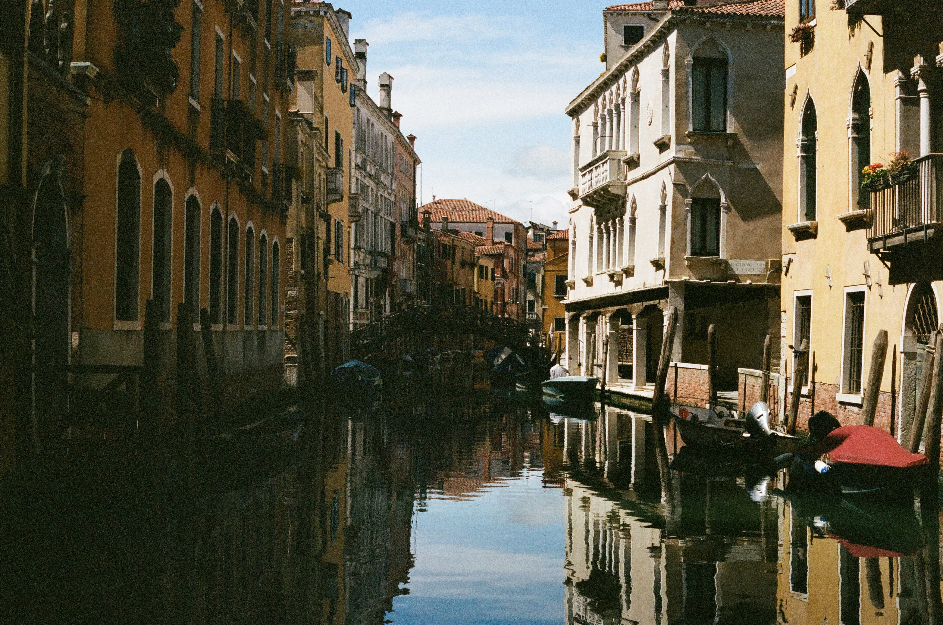 Film photograph 34 from Roll 2