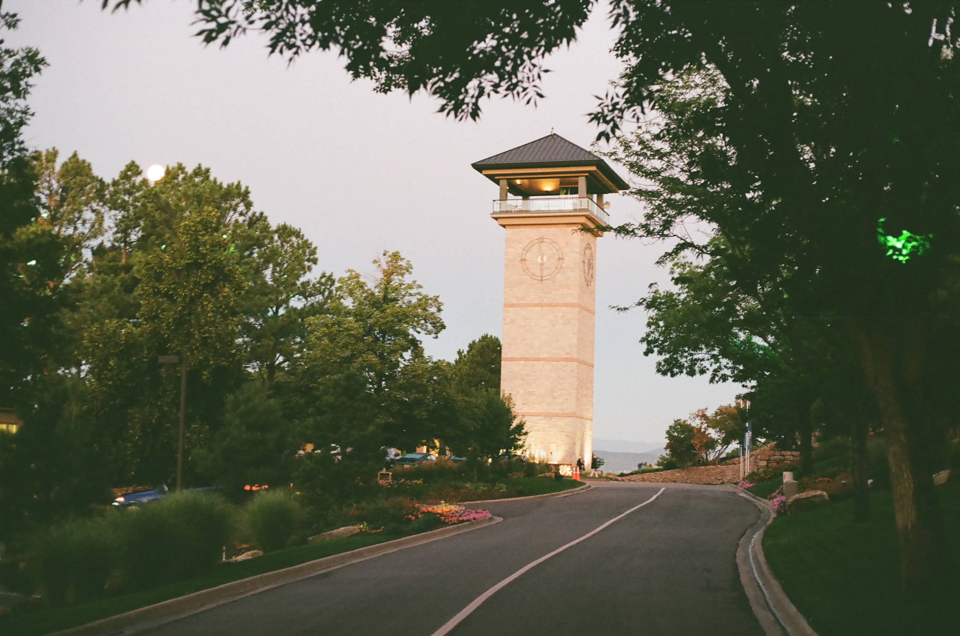 Film photograph 33 from Roll 6